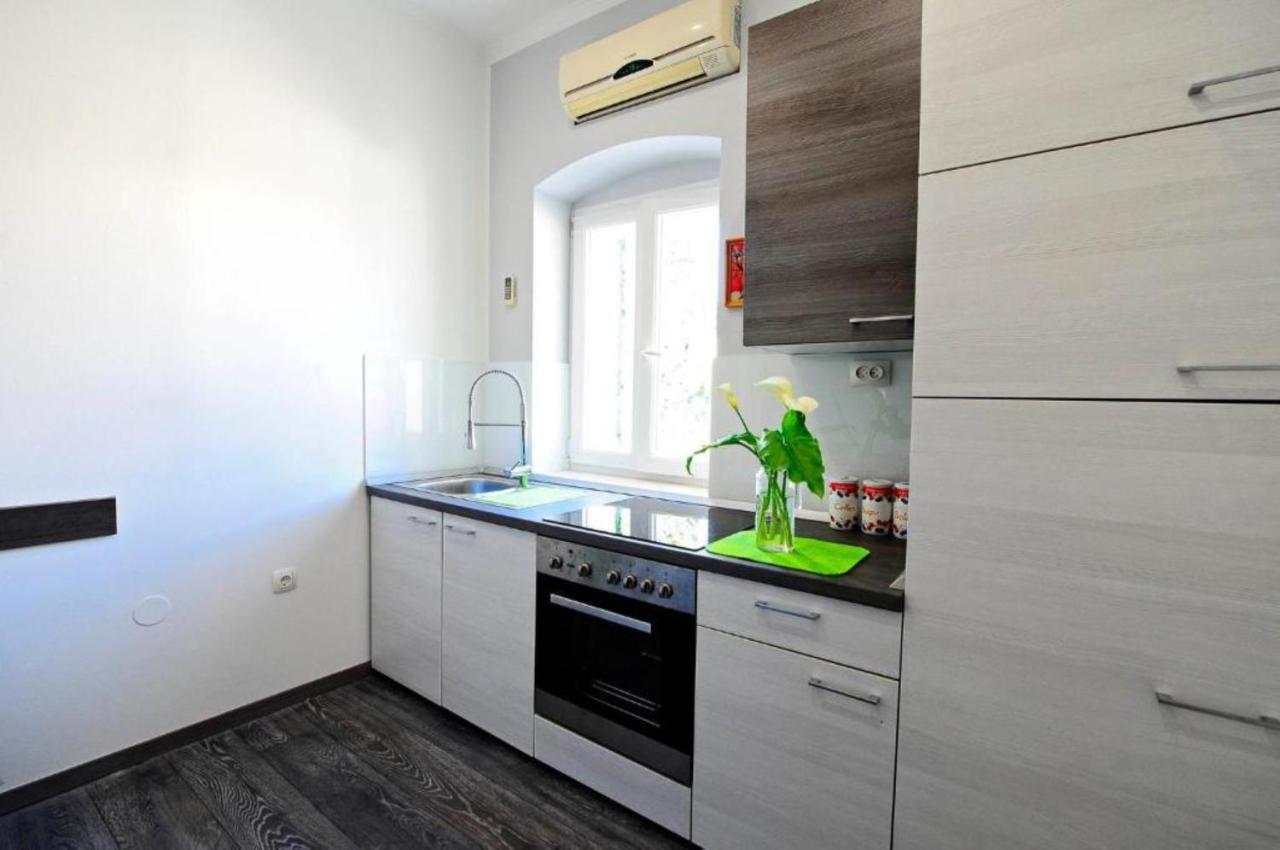 Apartments Bulovic In The Very Center Of สปลิท ภายนอก รูปภาพ