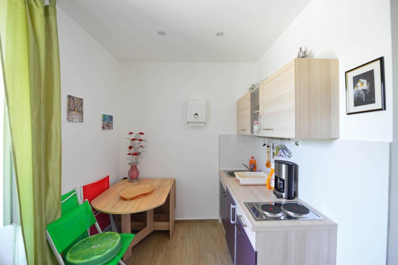Apartments Bulovic In The Very Center Of สปลิท ภายนอก รูปภาพ