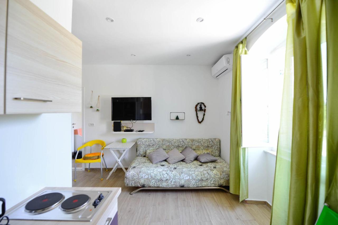 Apartments Bulovic In The Very Center Of สปลิท ภายนอก รูปภาพ